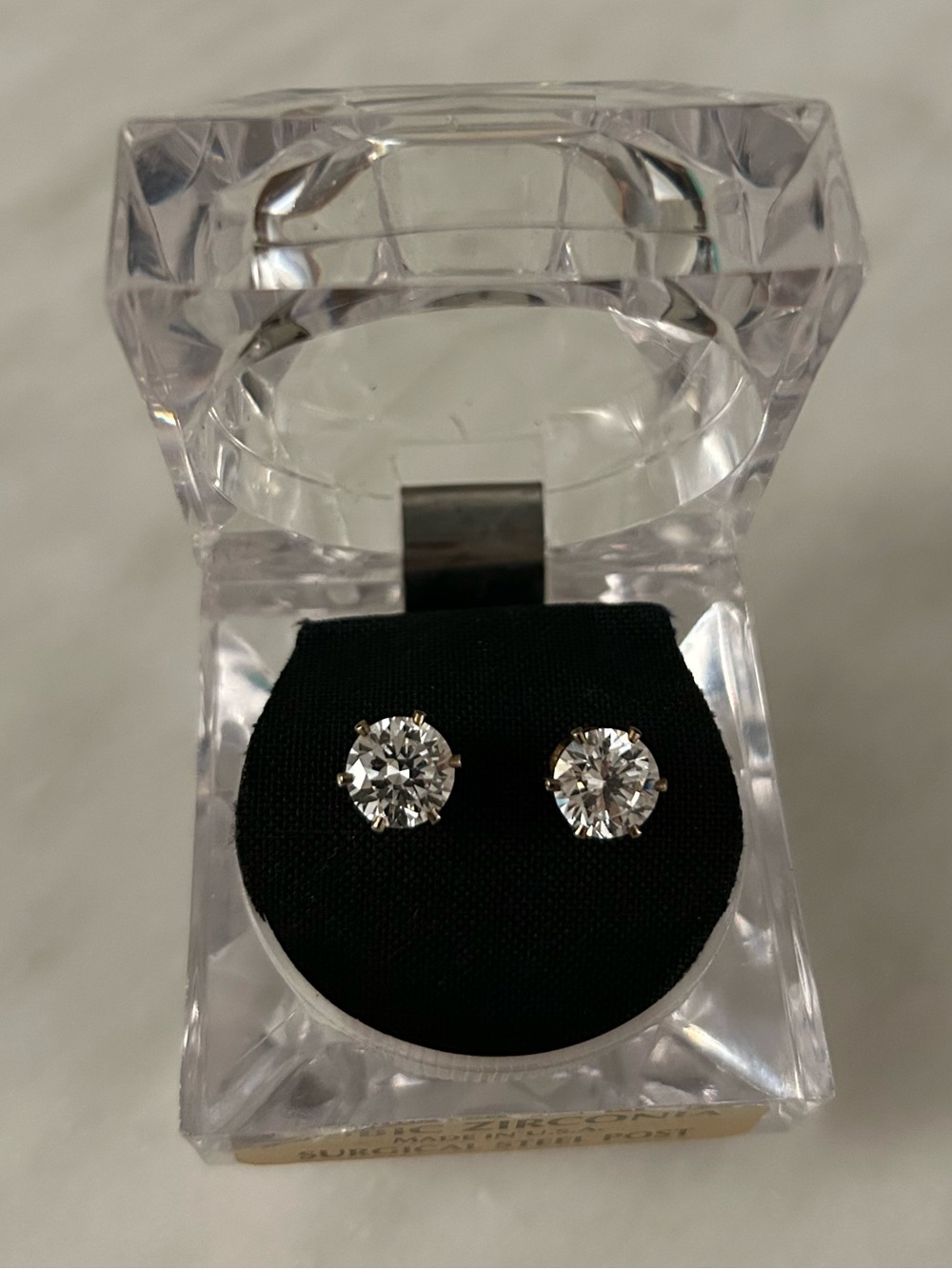 Round Cubic Zirconia Stud Earrings 8mm